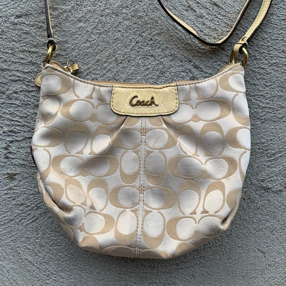 Coach - Small Purse - Gold - Picture 3 of 8